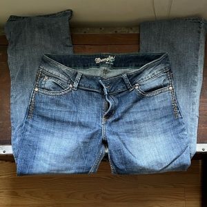 Wrangler Women's Retro Sadie Low Rise Stretch Boot Cut Jeans